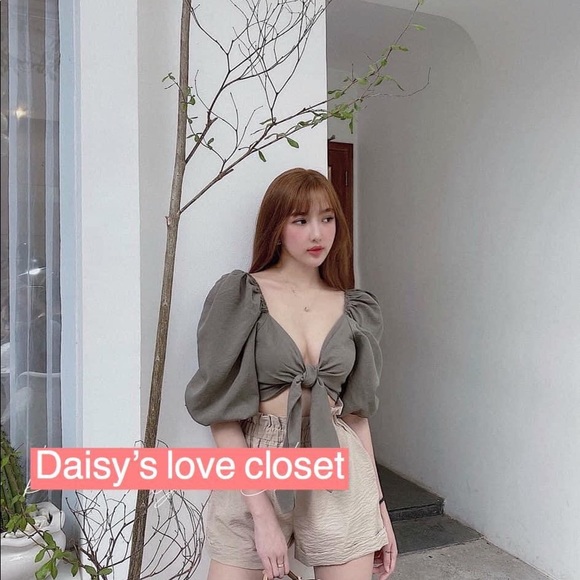 Set of short pant and cute bow shirt - Picture 2 of 4